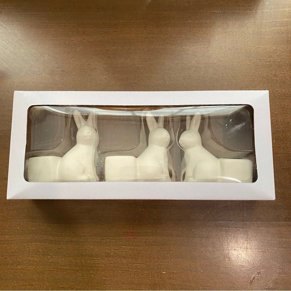 Target Bullseye Easter Bunny Plant Stand Figurals 3 Count White NWT